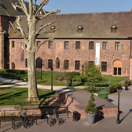 De Luxe En Hyper-centre Avec 3 Chambres, Balcon, Parking, Proche Musee Unterlinden - Fr-1-744-37 *